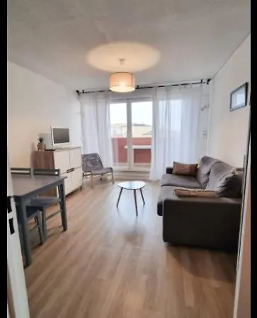 Joli T2 36m2 Quatier Port Malfato, Place De Parking Privative *